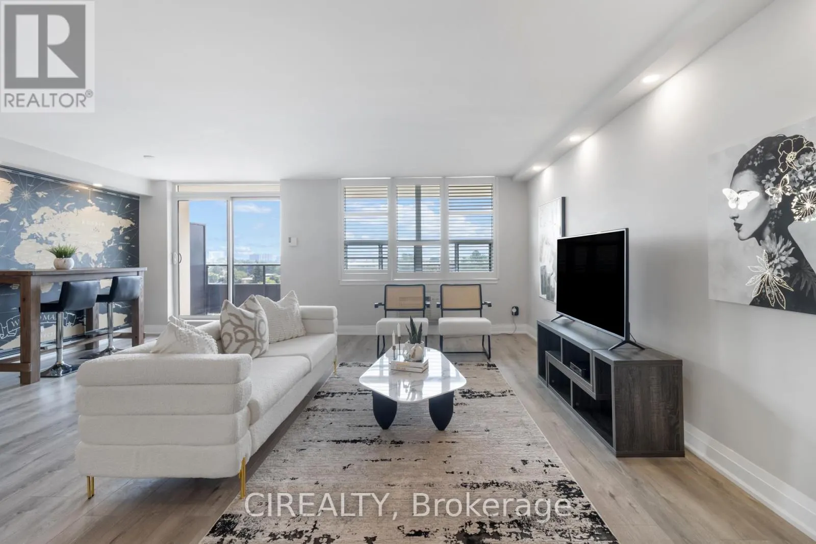 709 - 511 THE WEST MALL