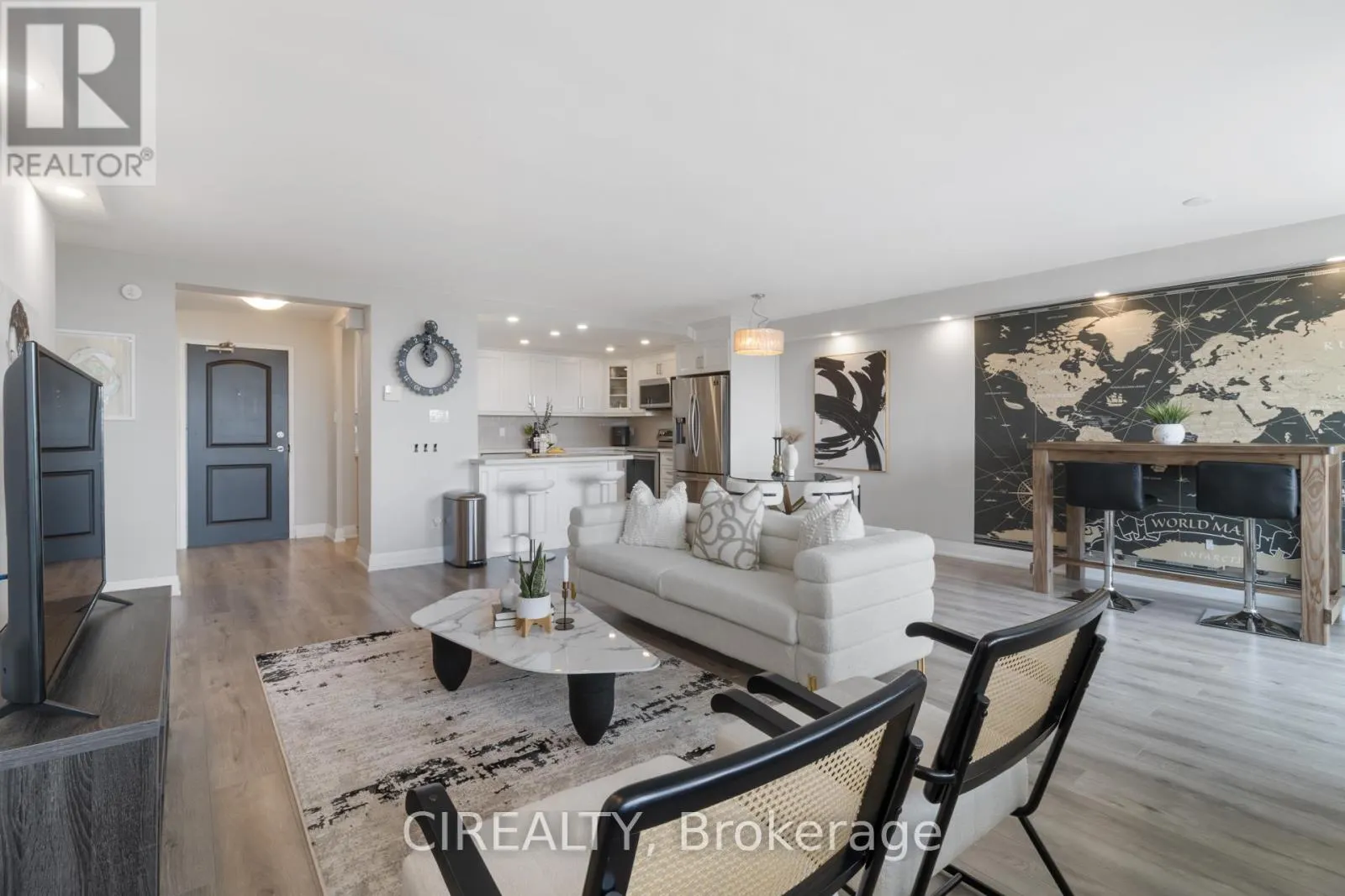 709 - 511 THE WEST MALL