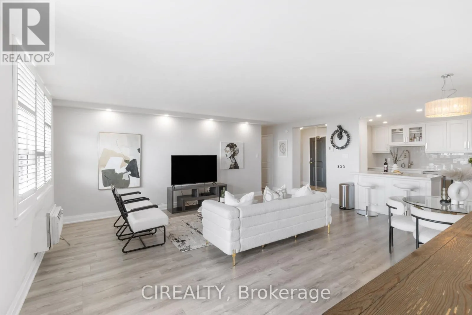 709 - 511 THE WEST MALL