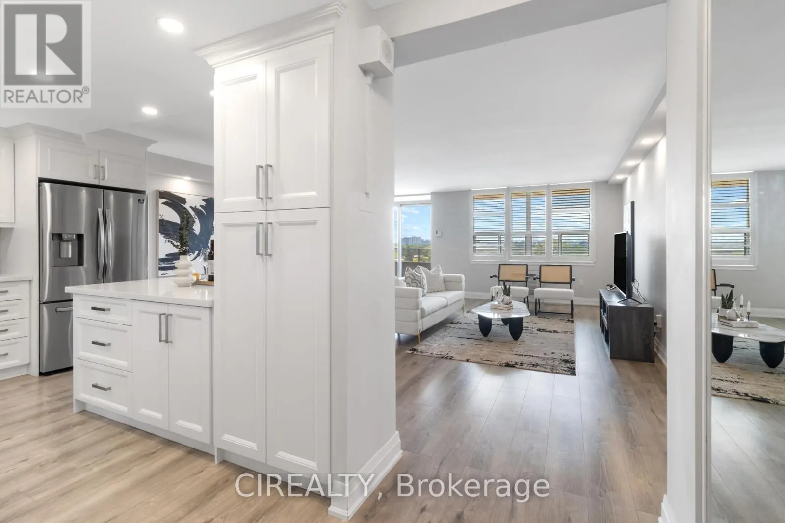 709 - 511 THE WEST MALL