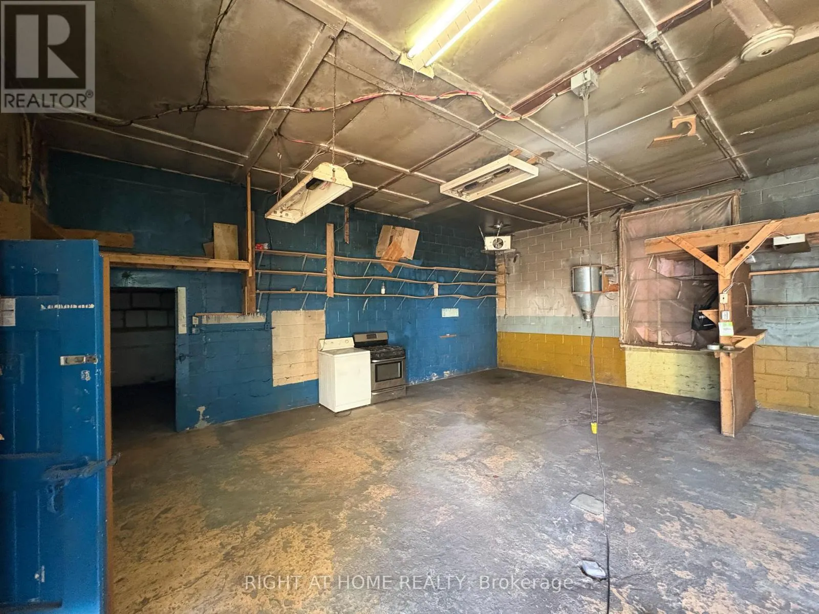 GARAGE - 779 INDIAN ROAD