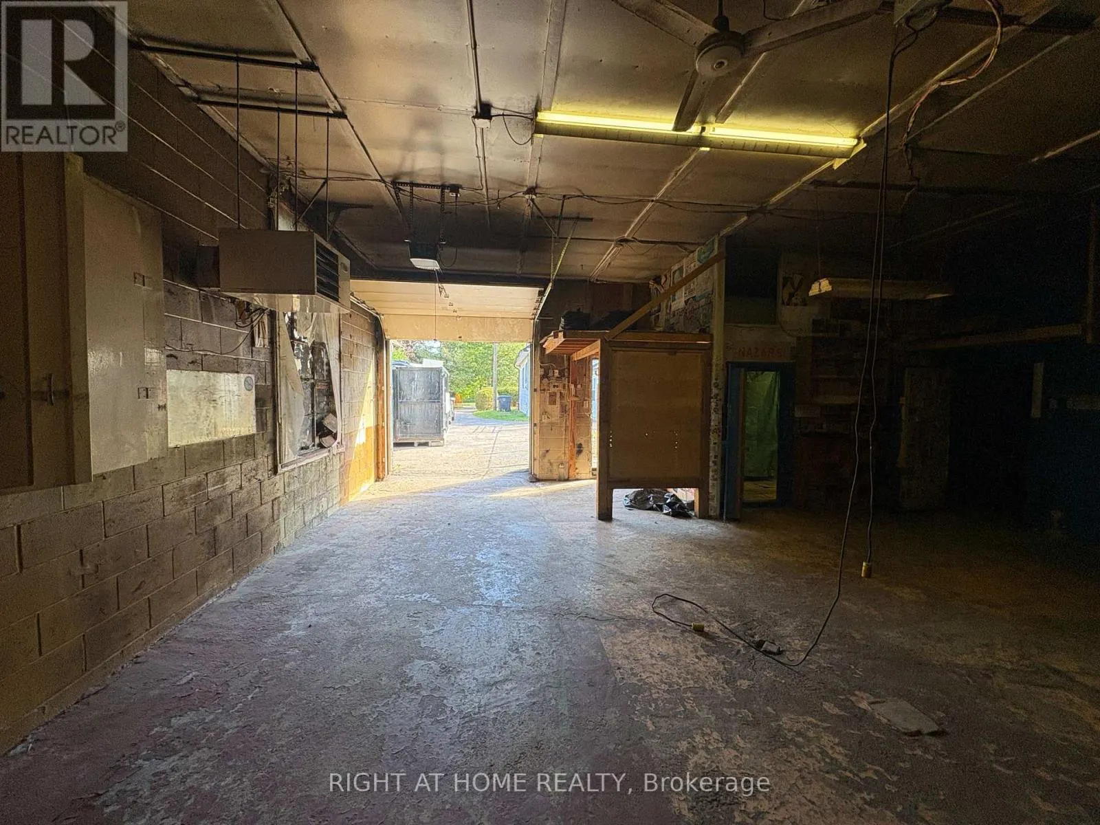 GARAGE - 779 INDIAN ROAD