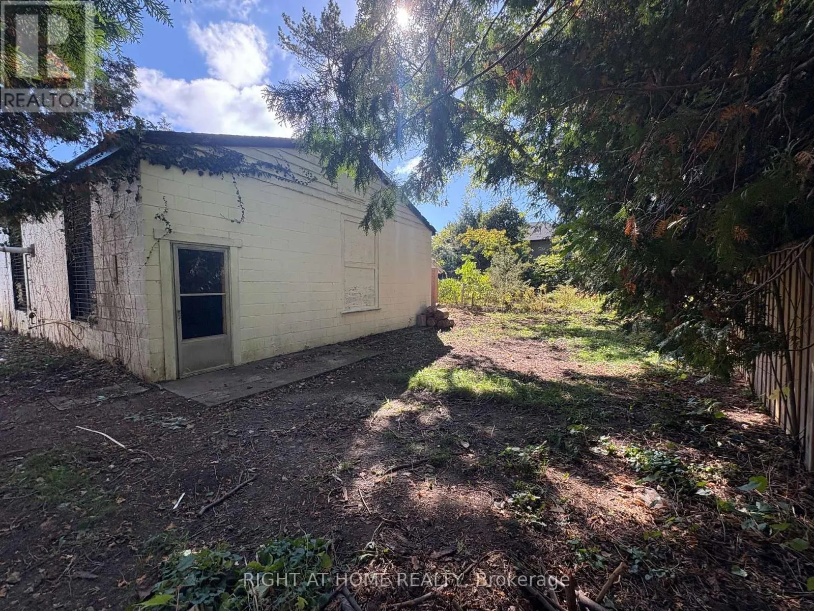 GARAGE - 779 INDIAN ROAD