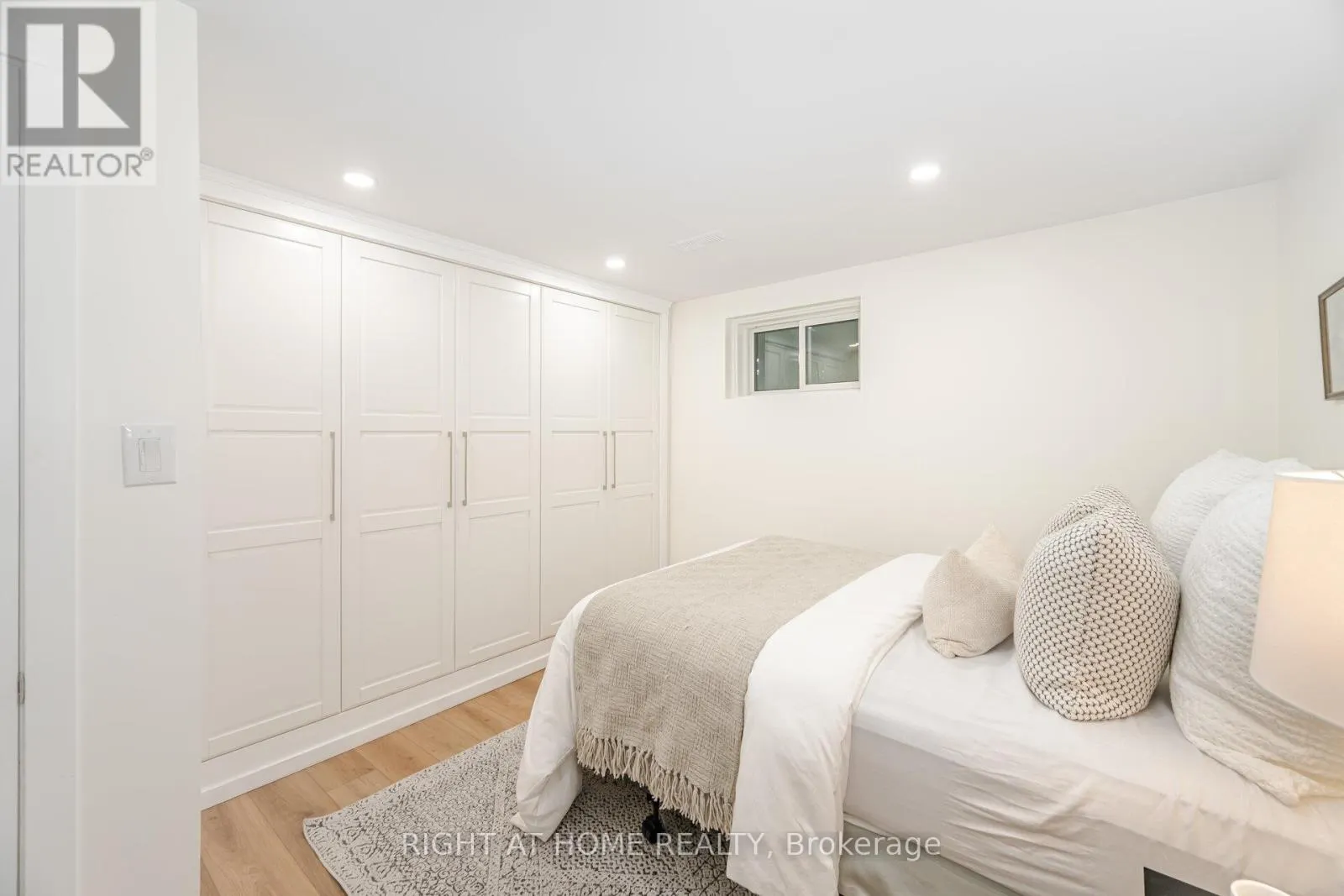 28 FORTY FIRST STREET