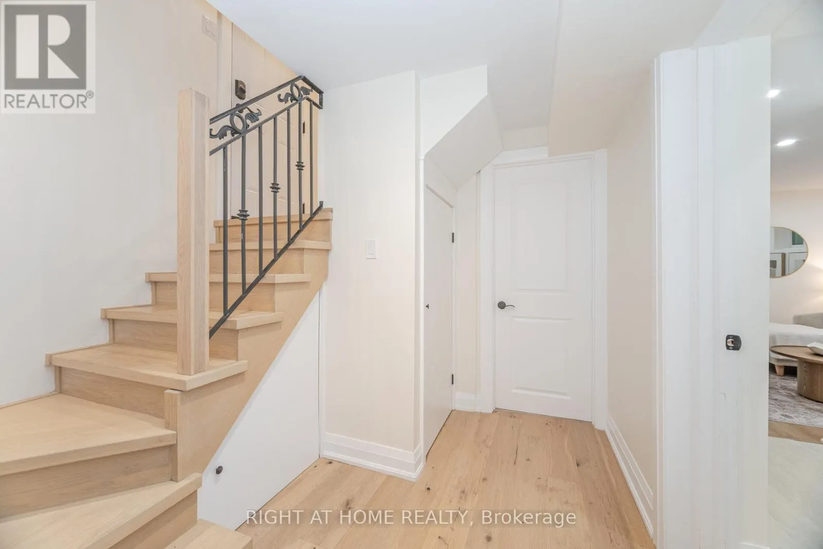 28 FORTY FIRST STREET