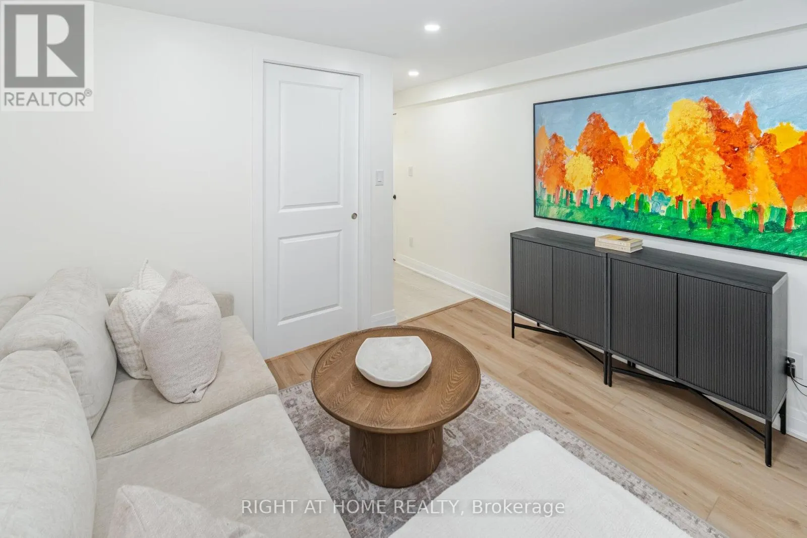 28 FORTY FIRST STREET