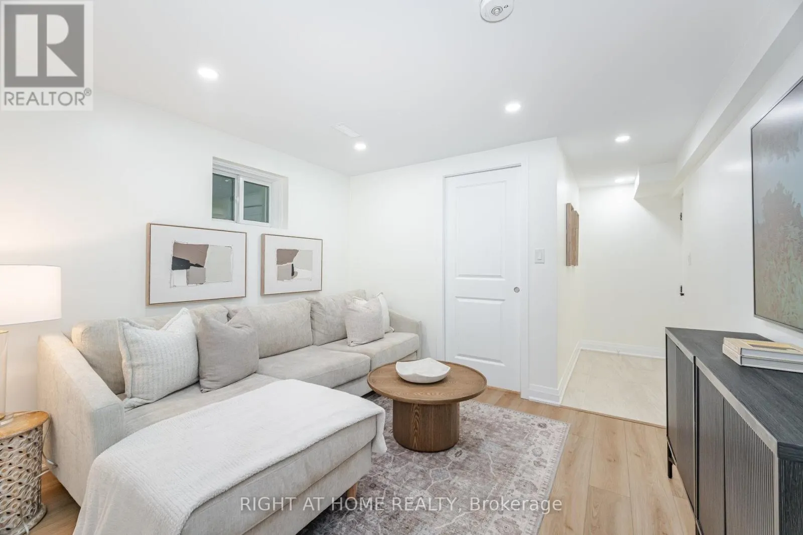 28 FORTY FIRST STREET