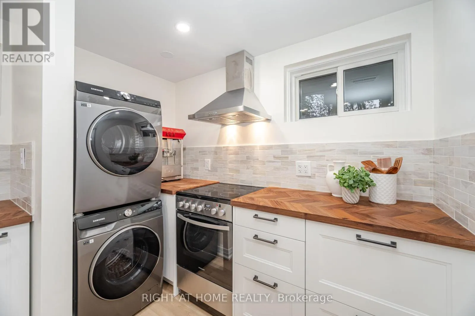 28 FORTY FIRST STREET