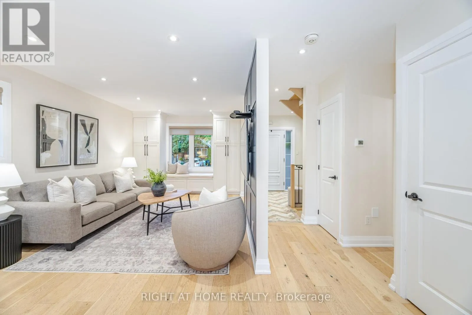 28 FORTY FIRST STREET