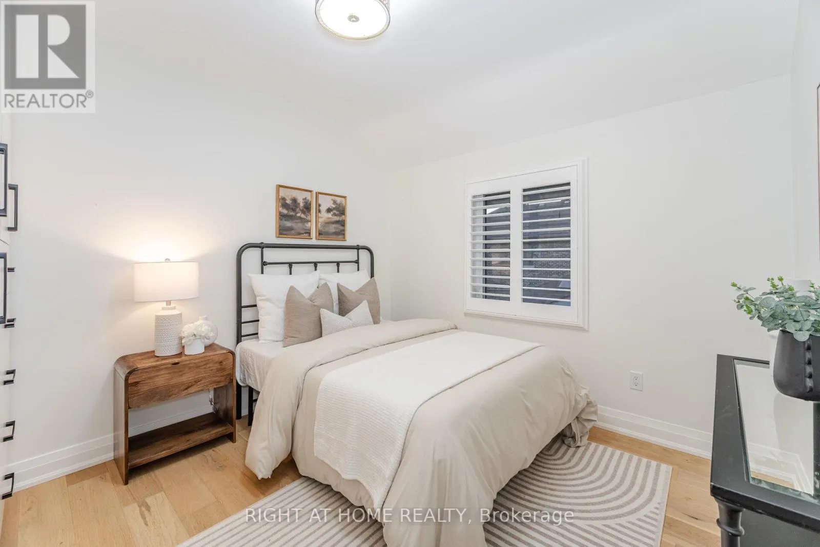 28 FORTY FIRST STREET