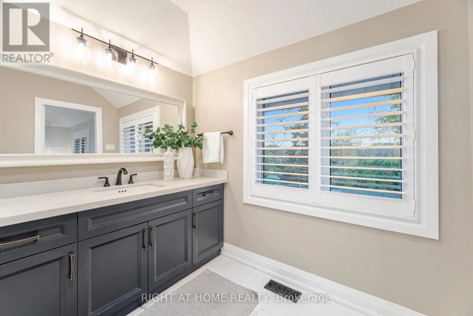 28 FORTY FIRST STREET