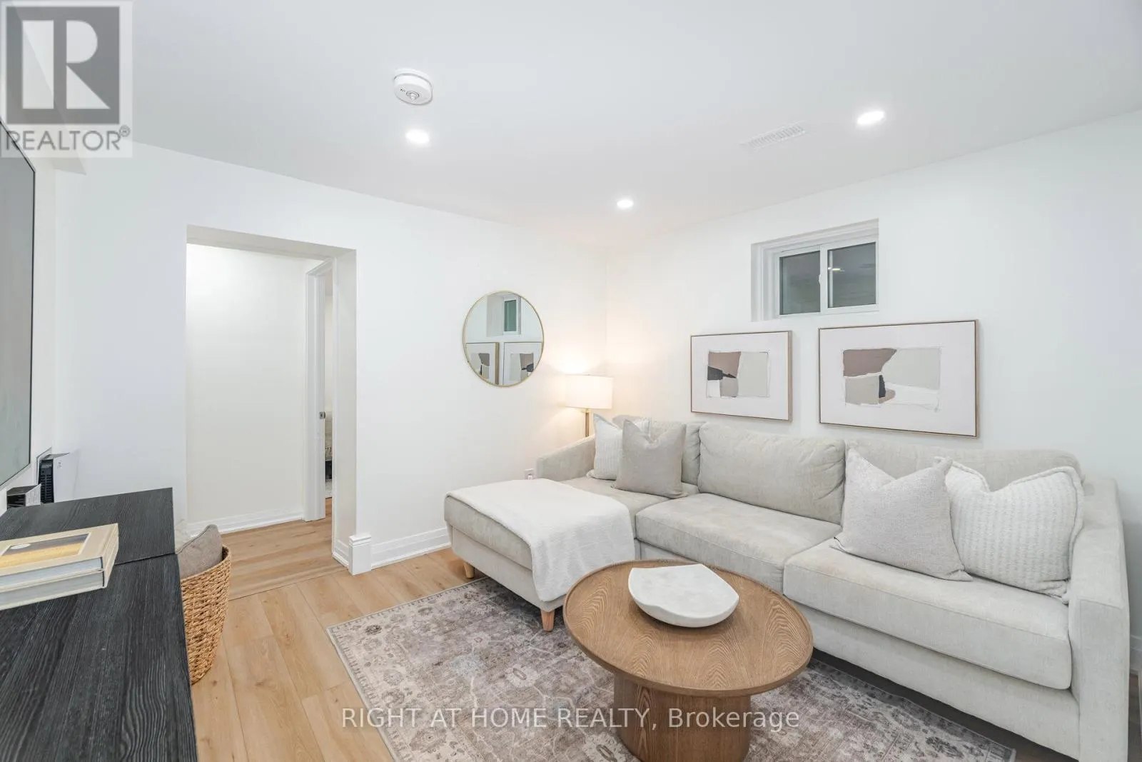 28 FORTY FIRST STREET