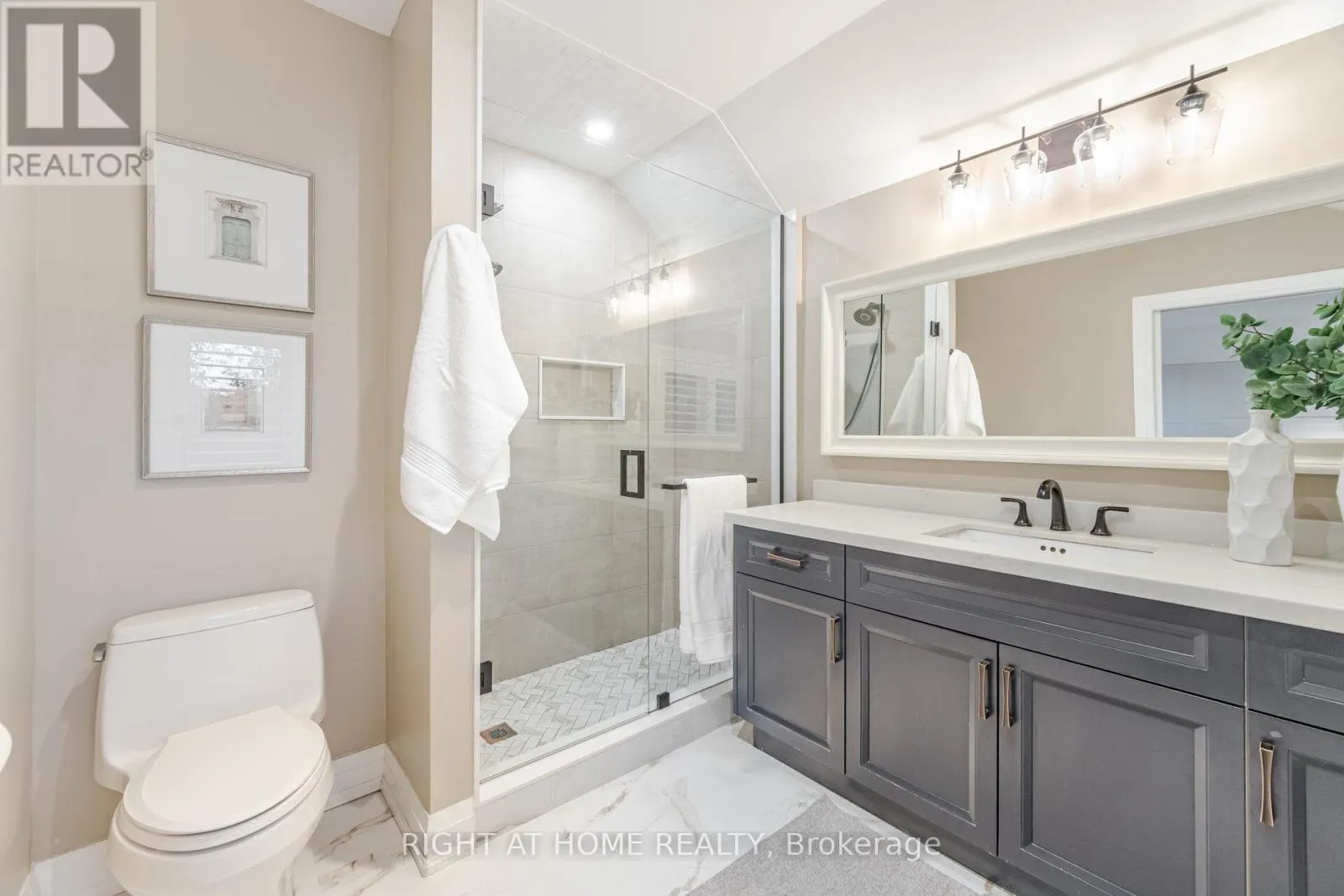 28 FORTY FIRST STREET