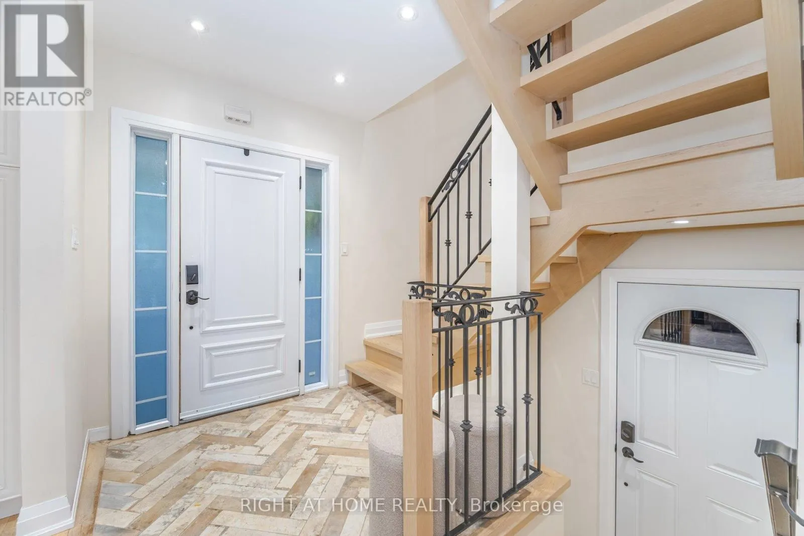 28 FORTY FIRST STREET