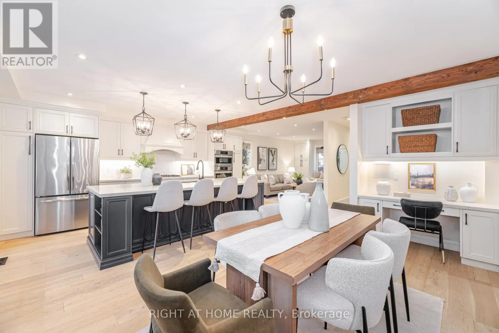 28 FORTY FIRST STREET