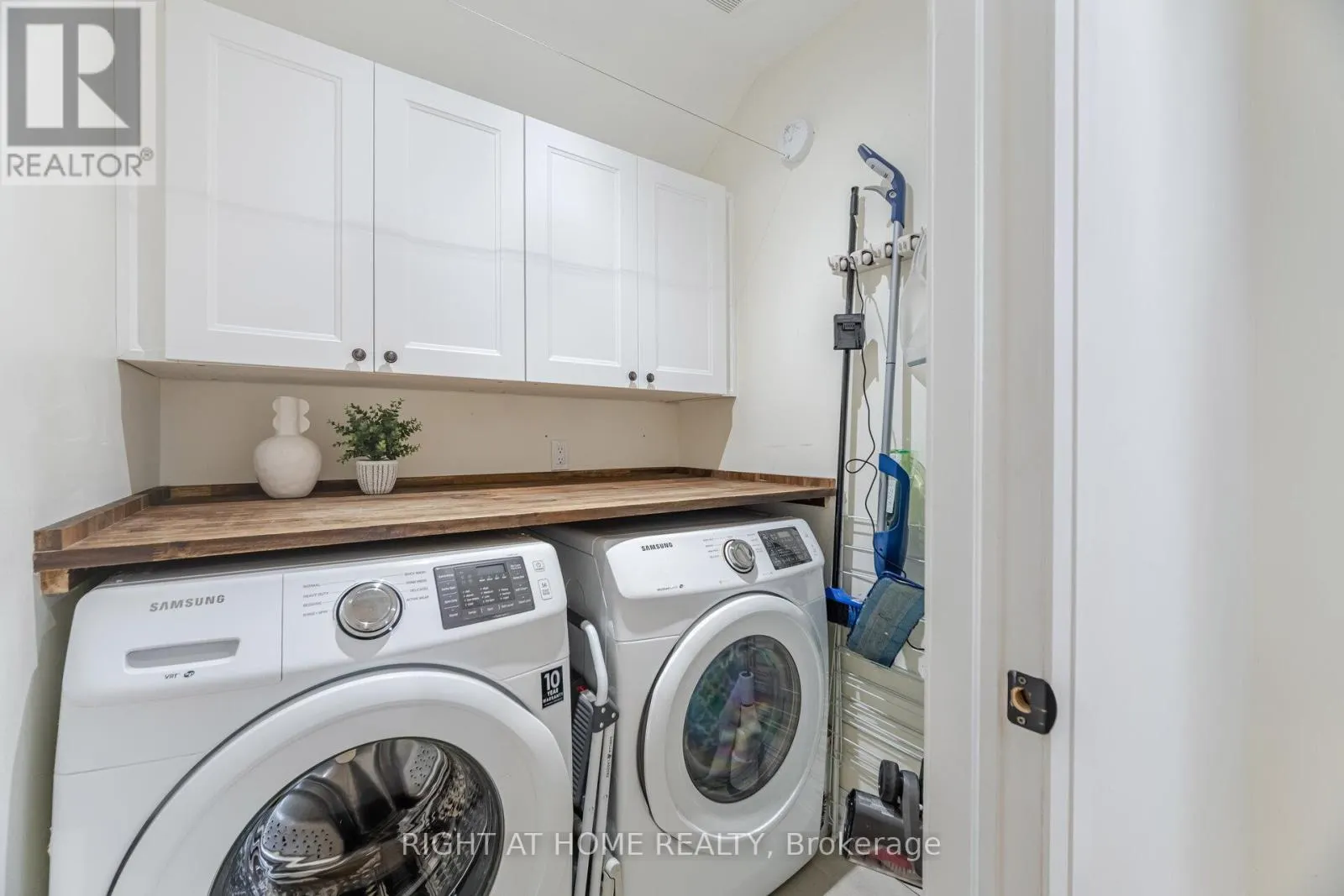 28 FORTY FIRST STREET