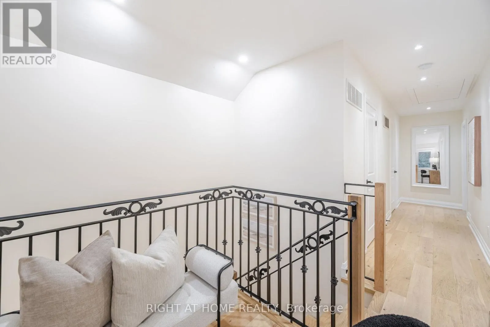 28 FORTY FIRST STREET