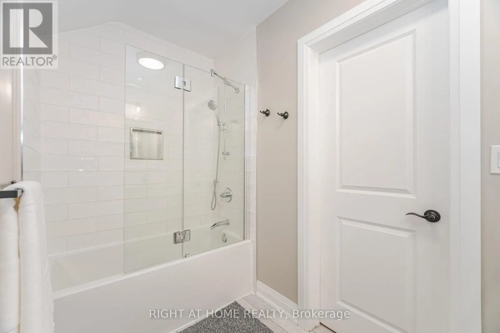 28 FORTY FIRST STREET