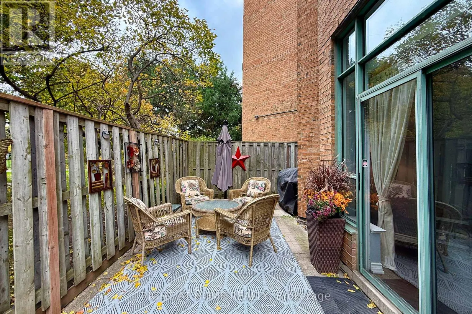 111 - 1276 MAPLE CROSSING BOULEVARD