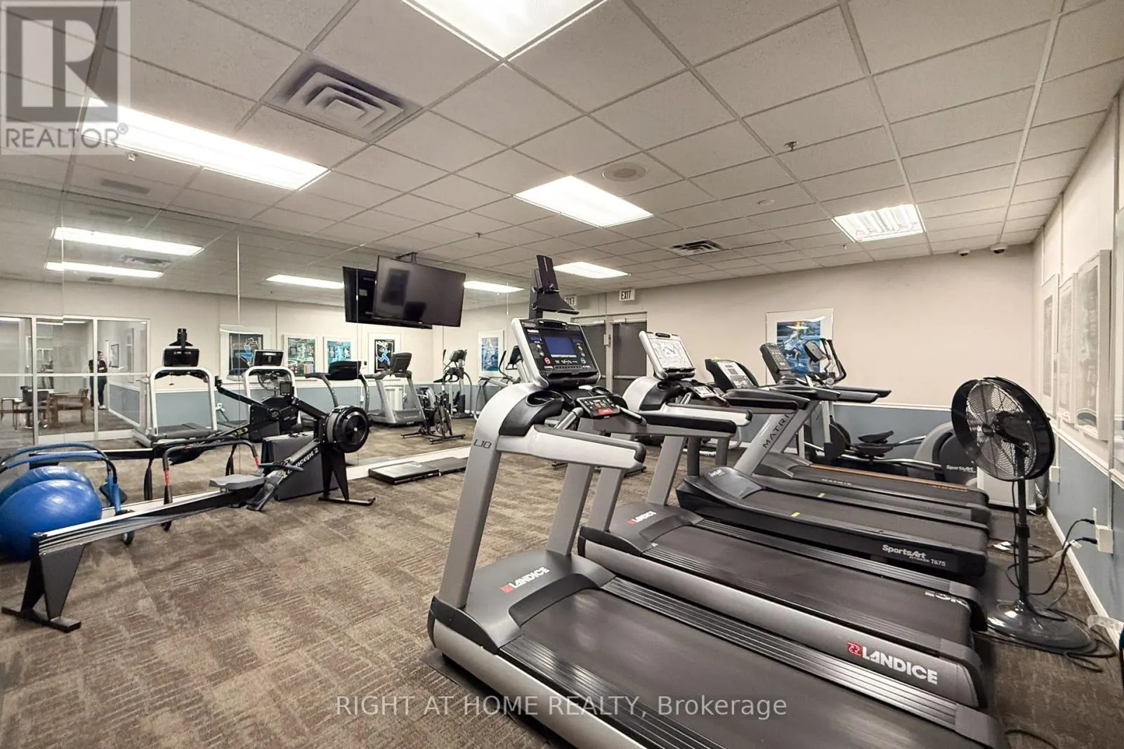 111 - 1276 MAPLE CROSSING BOULEVARD