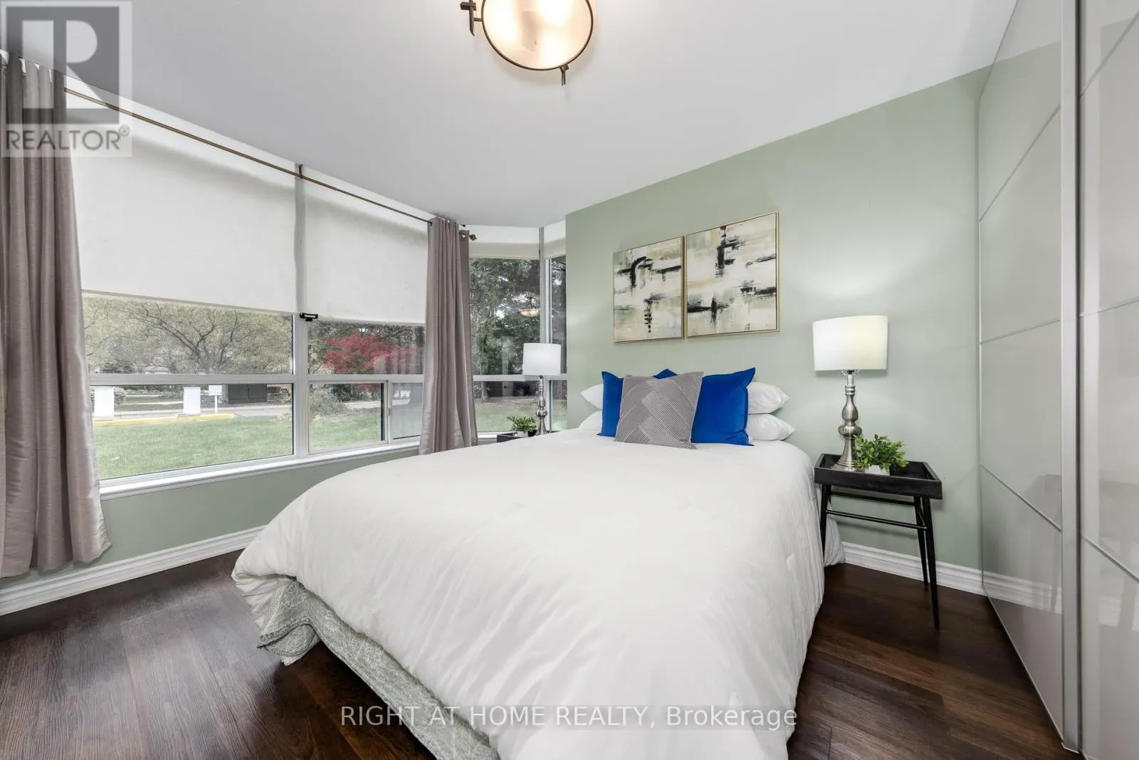 111 - 1276 MAPLE CROSSING BOULEVARD