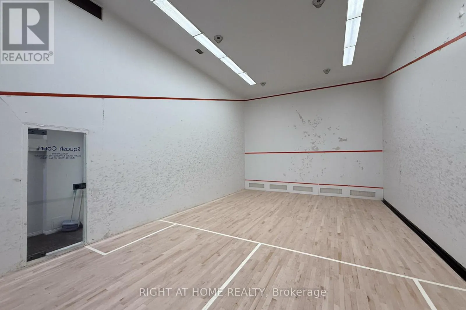 111 - 1276 MAPLE CROSSING BOULEVARD