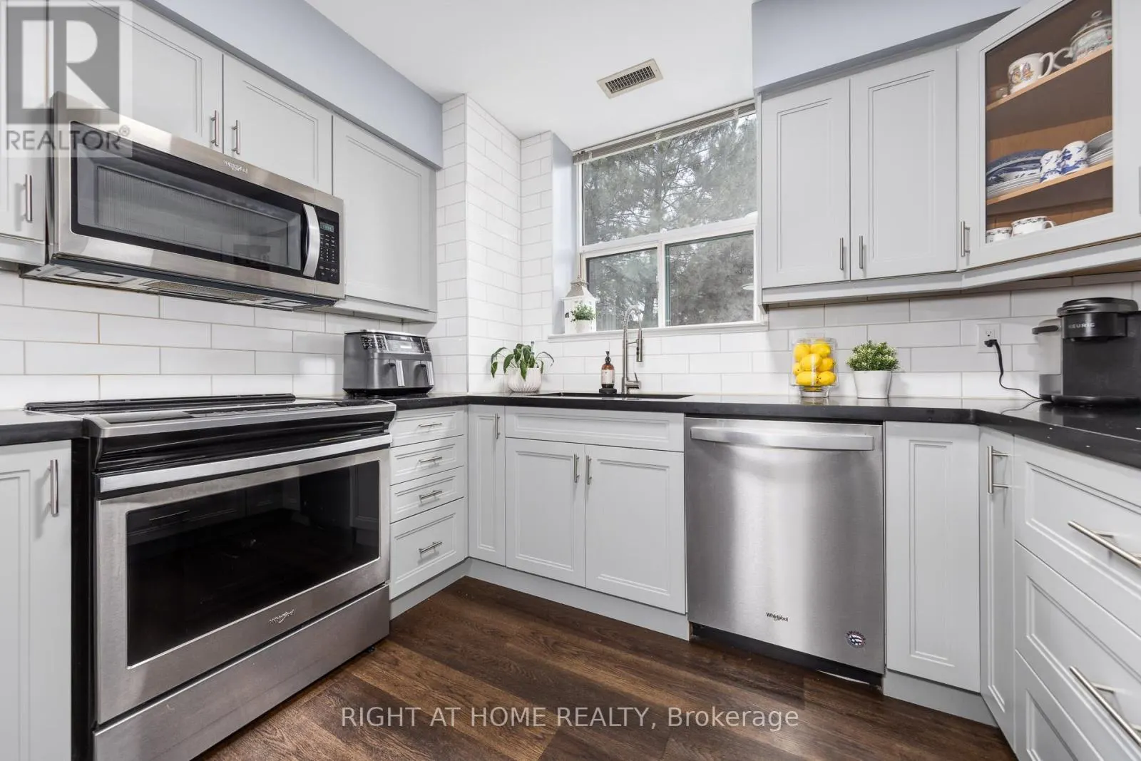 111 - 1276 MAPLE CROSSING BOULEVARD