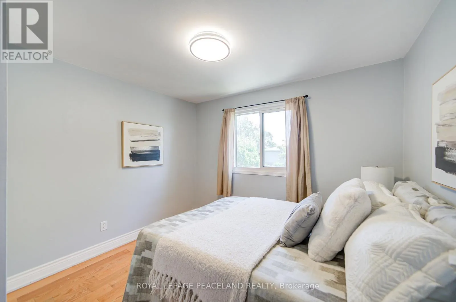 718 EAGLEMOUNT CRESCENT