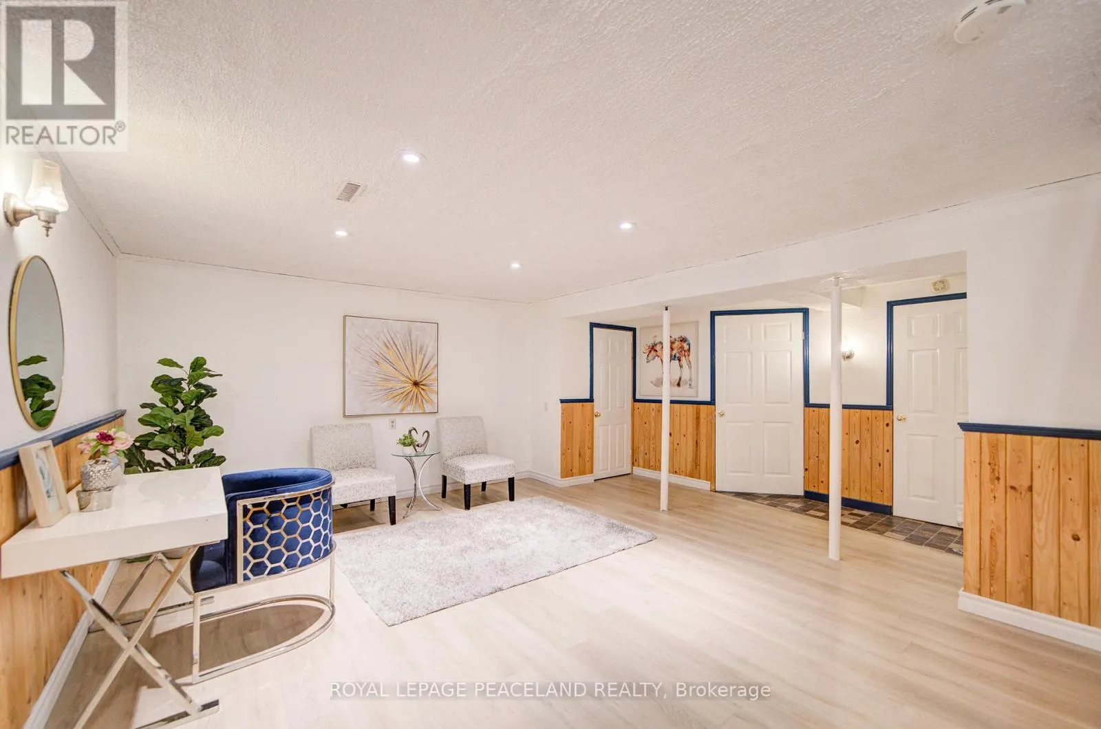 718 EAGLEMOUNT CRESCENT