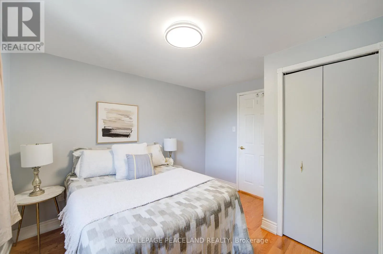 718 EAGLEMOUNT CRESCENT