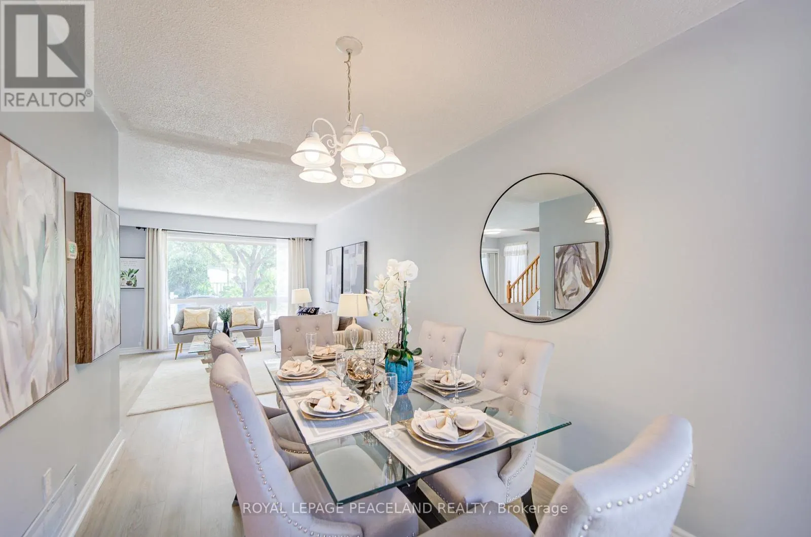 718 EAGLEMOUNT CRESCENT