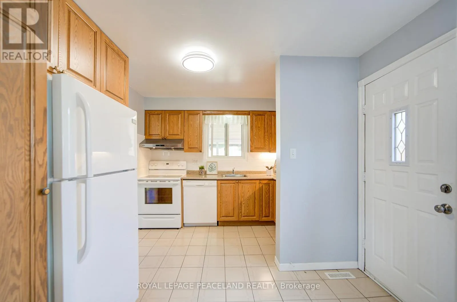 718 EAGLEMOUNT CRESCENT