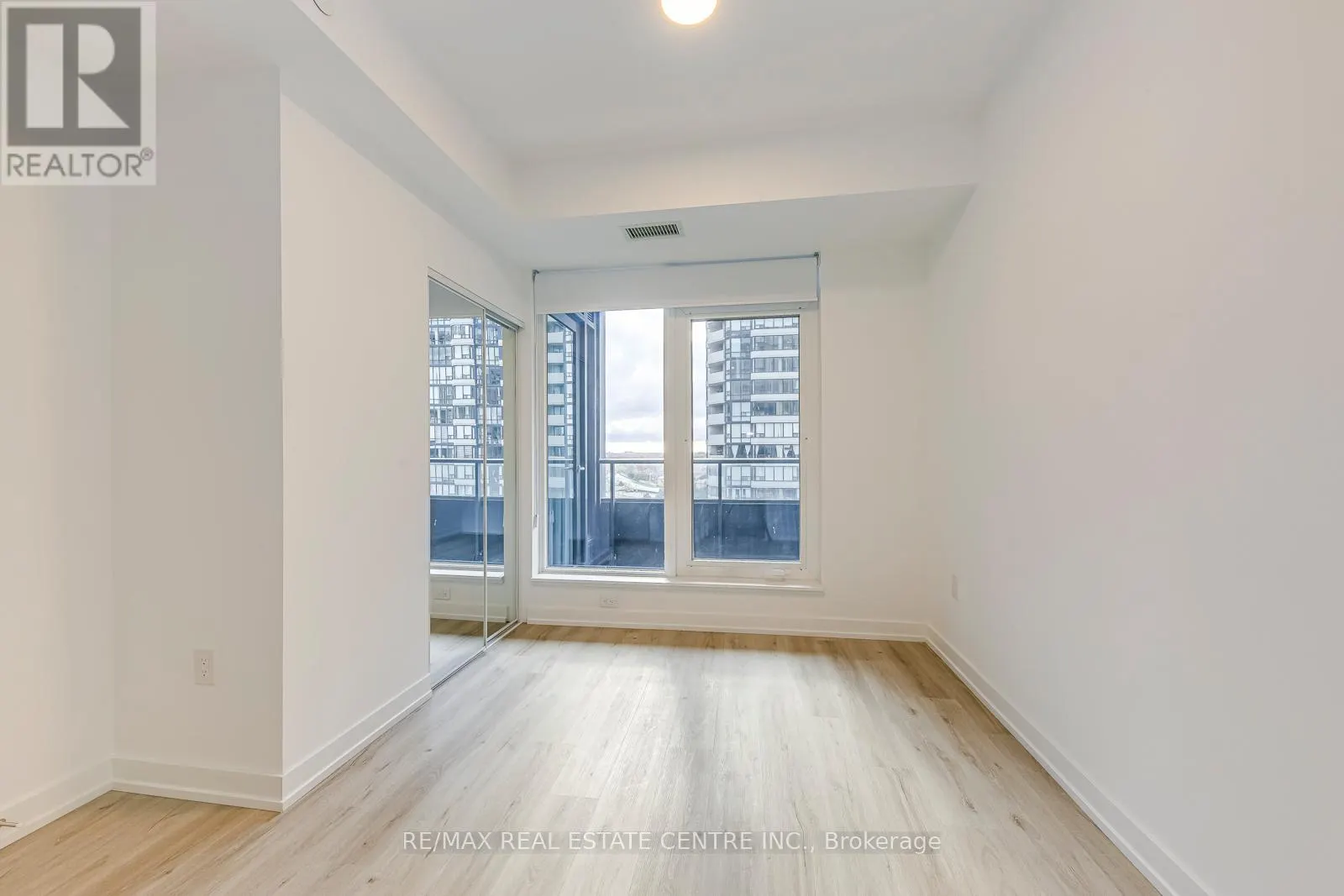 708 - 395 SQUARE ONE DRIVE