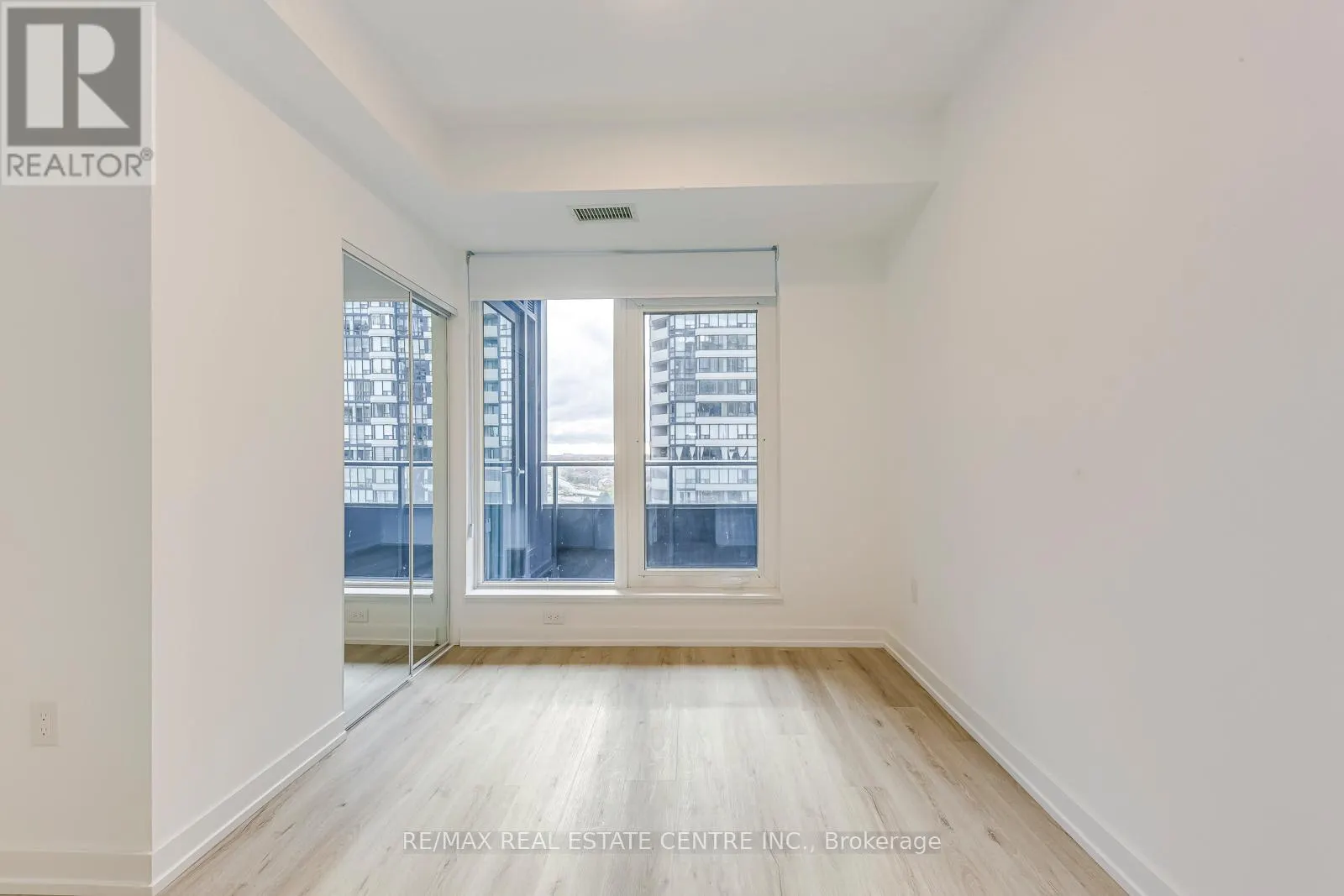 708 - 395 SQUARE ONE DRIVE