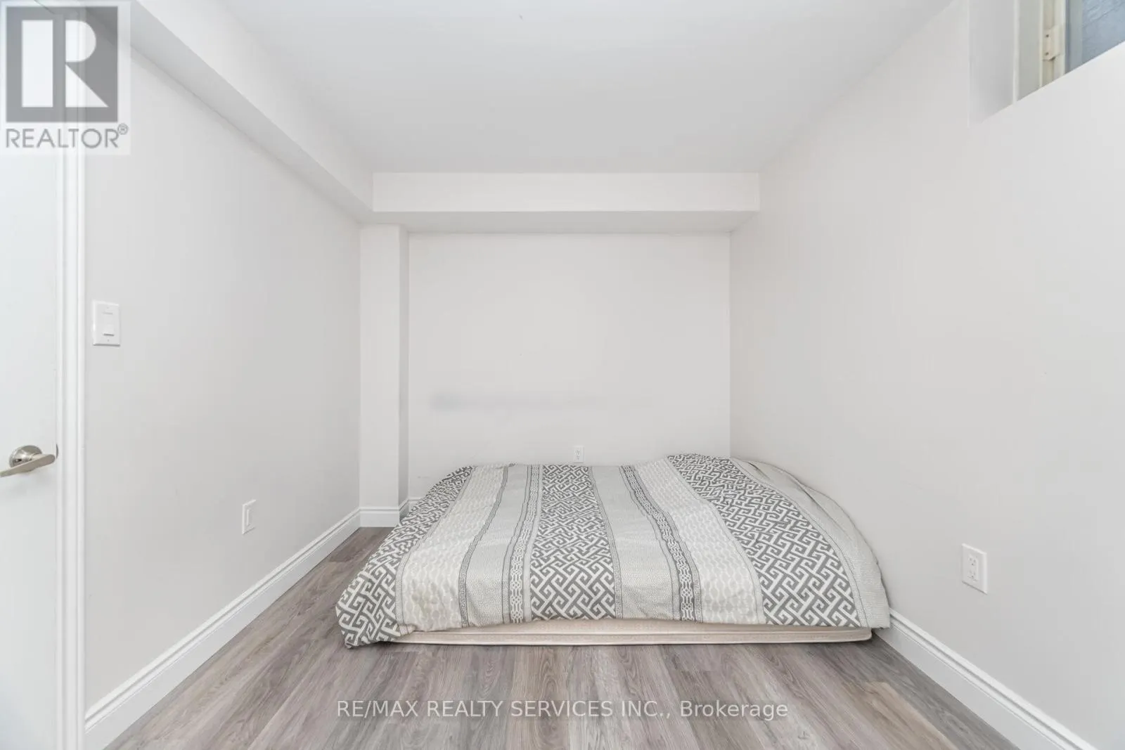 7 BLUE DIAMOND DRIVE