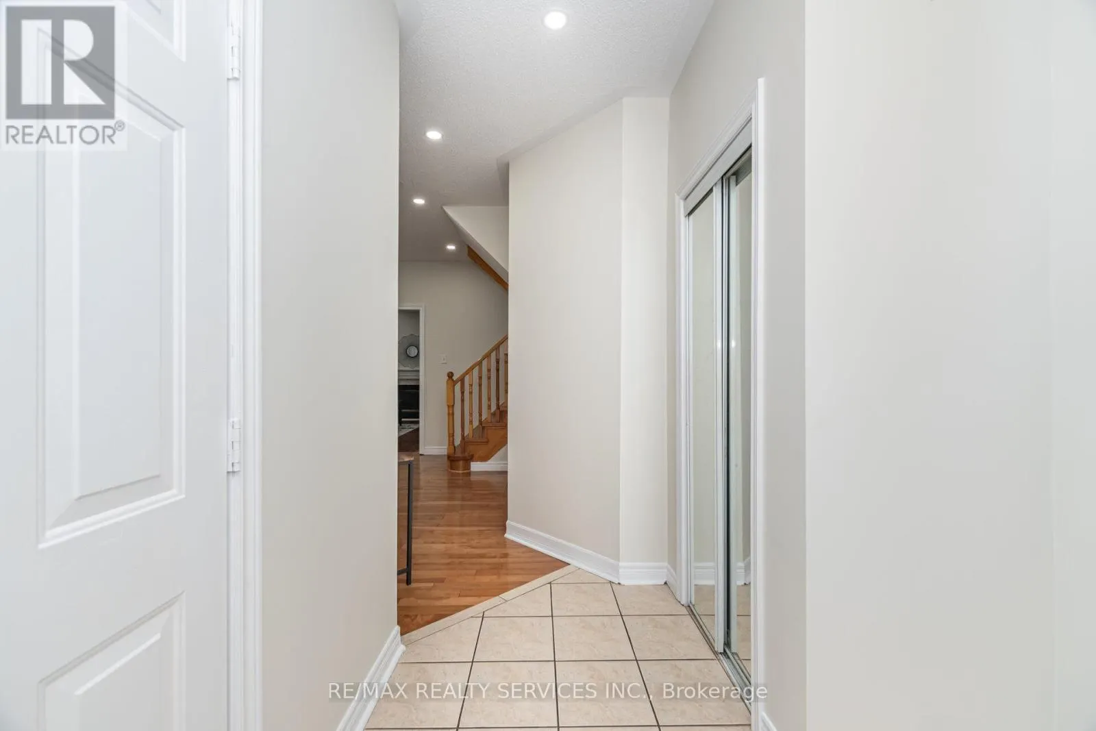 7 BLUE DIAMOND DRIVE