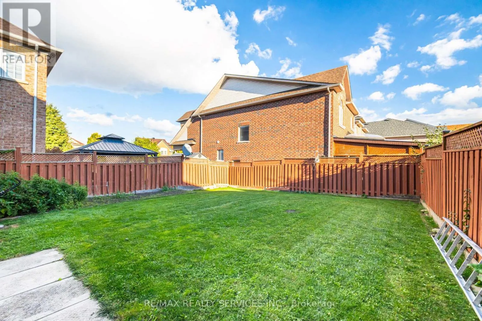 7 BLUE DIAMOND DRIVE