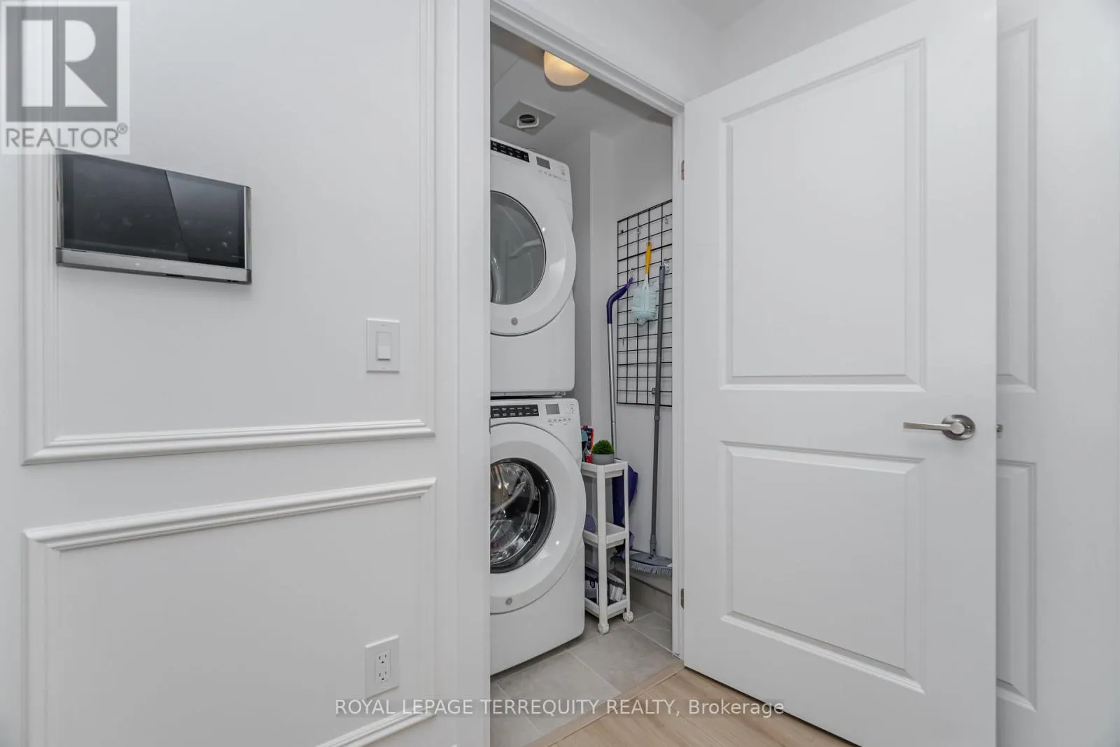 515 - 3240 WILLIAM COLTSON AVENUE