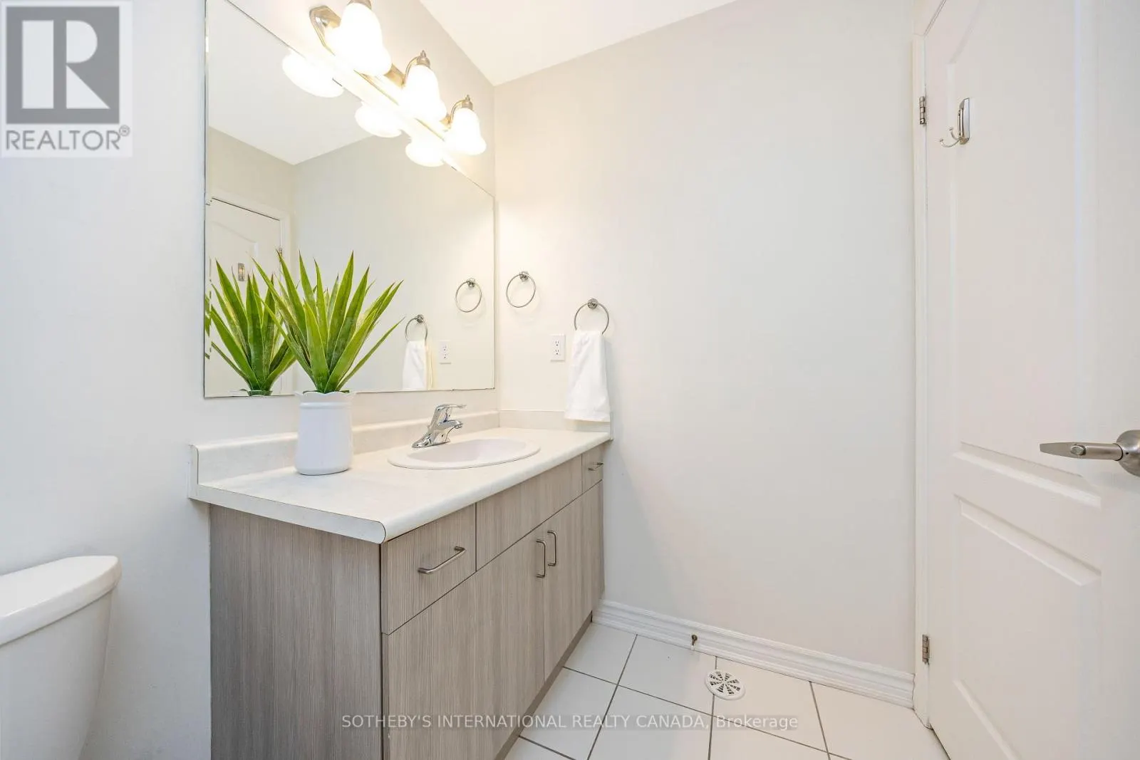 1619 GAINER CRESCENT