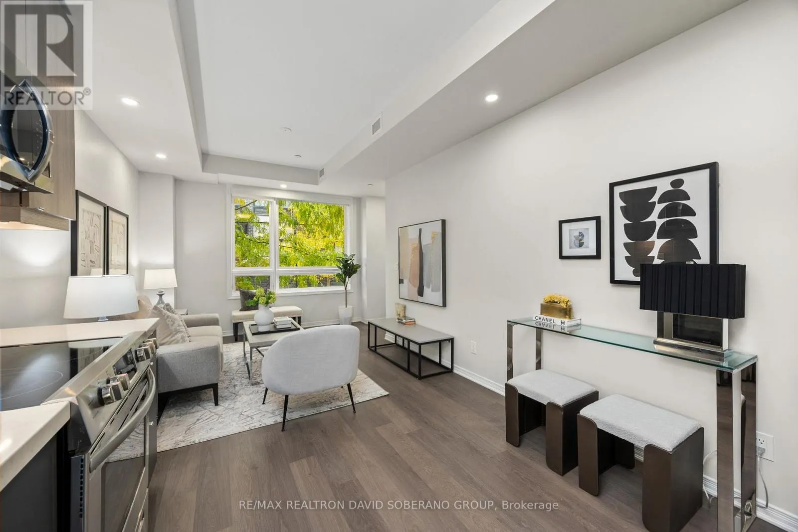 202 - 1120 BRIAR HILL AVENUE