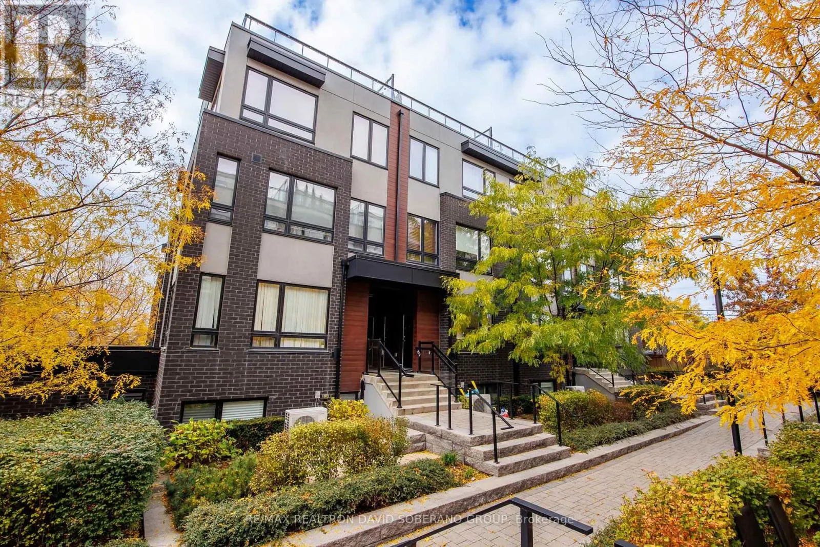 202 - 1120 BRIAR HILL AVENUE