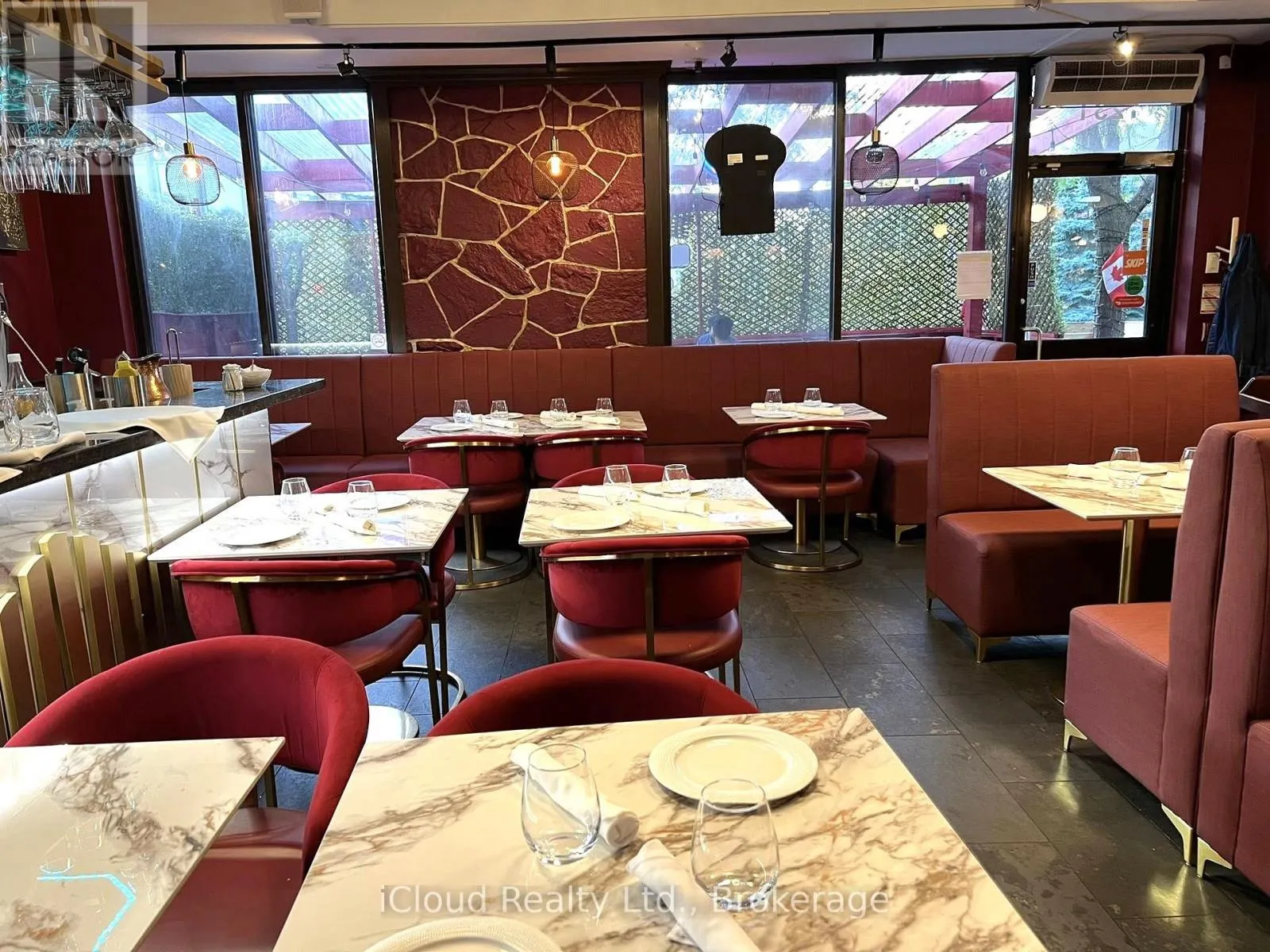 231 LAKESHORE ROAD E