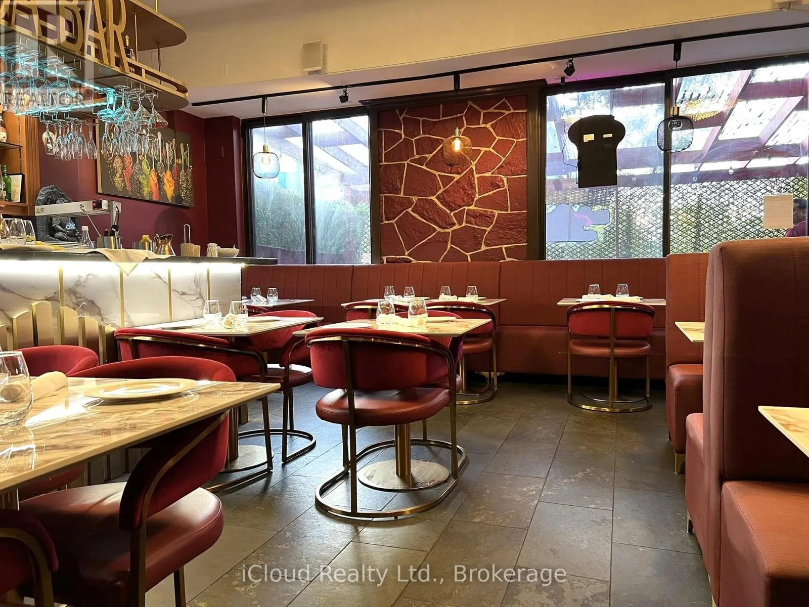 231 LAKESHORE ROAD E