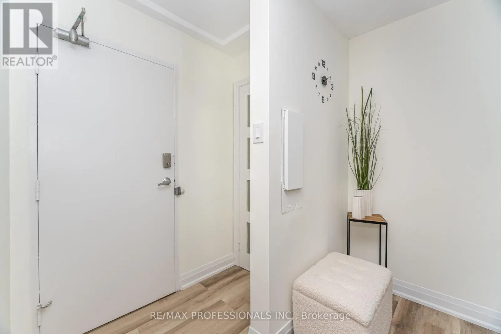 326B - 364 THE EAST MALL