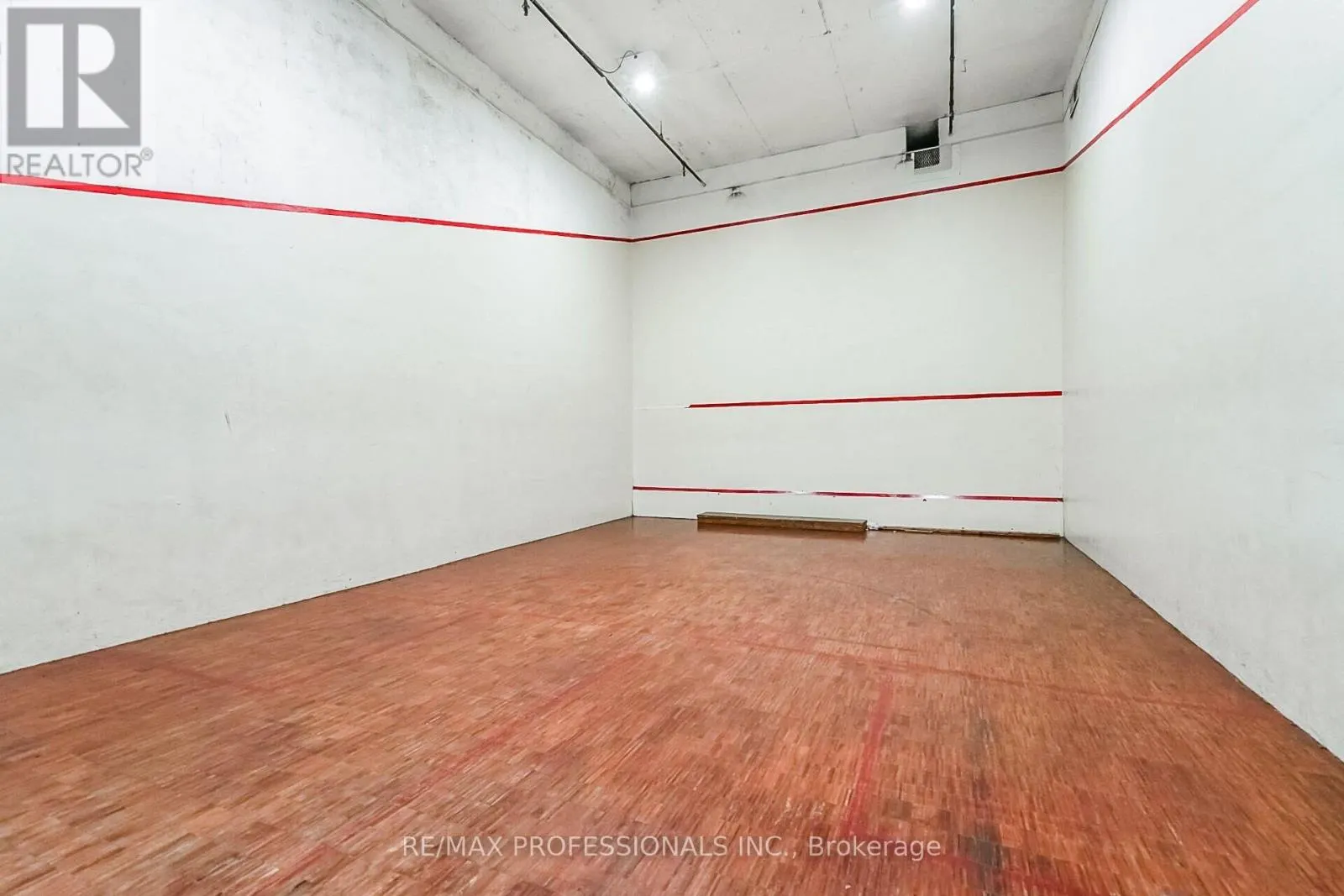 326B - 364 THE EAST MALL