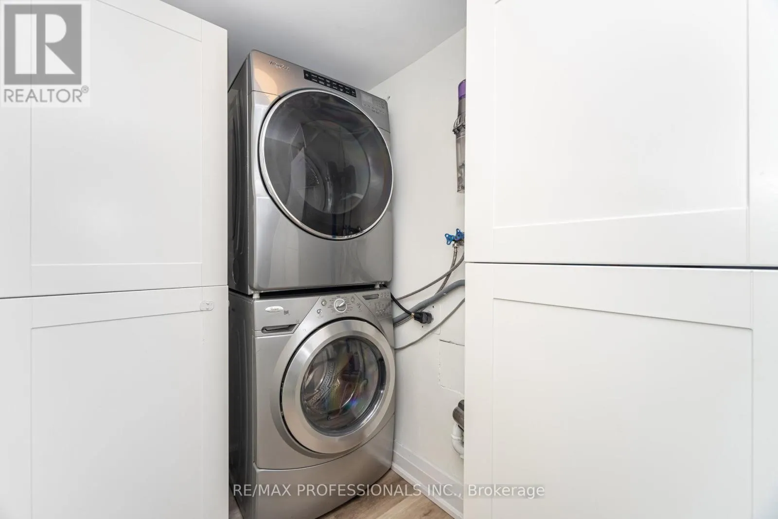 326B - 364 THE EAST MALL