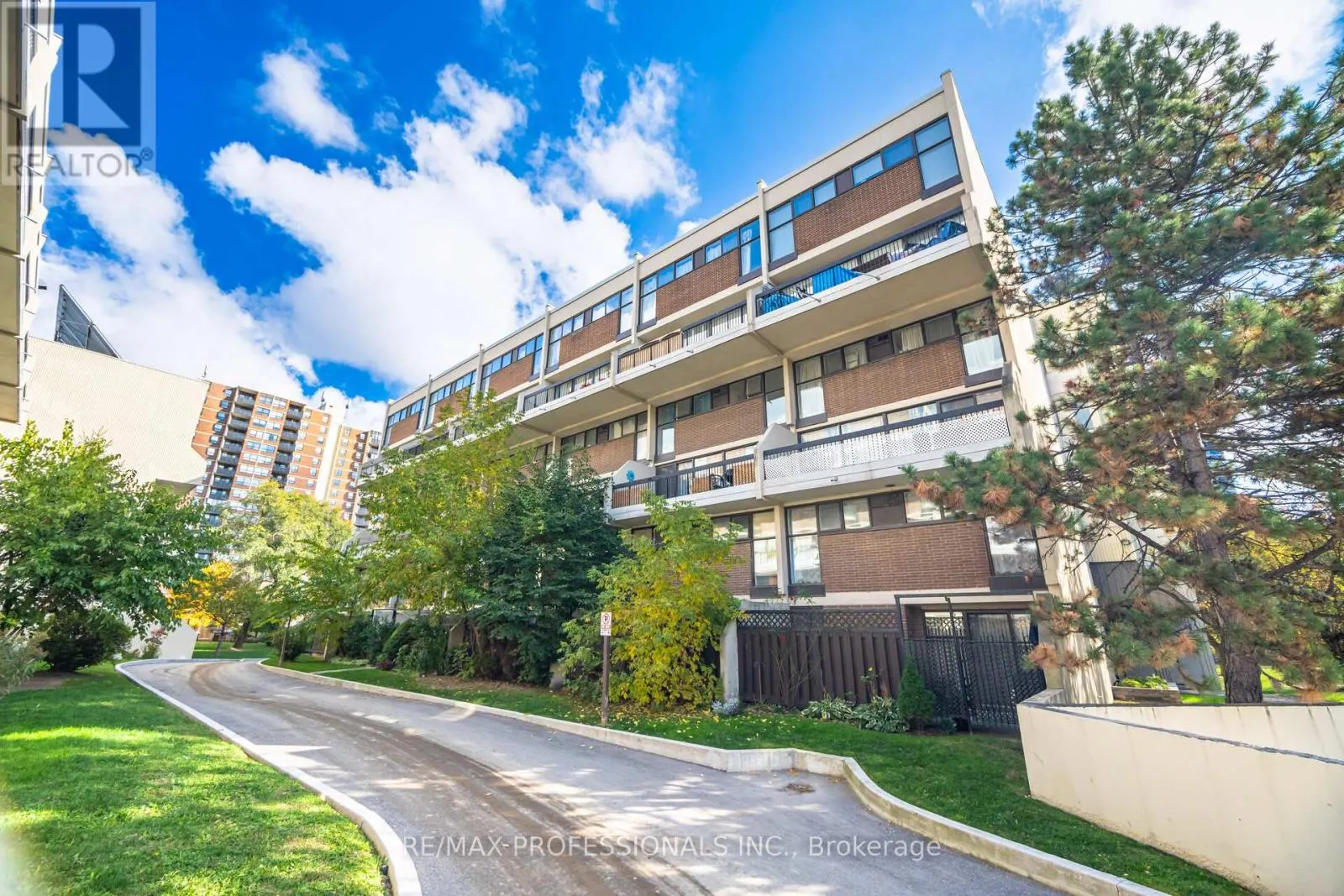 326B - 364 THE EAST MALL