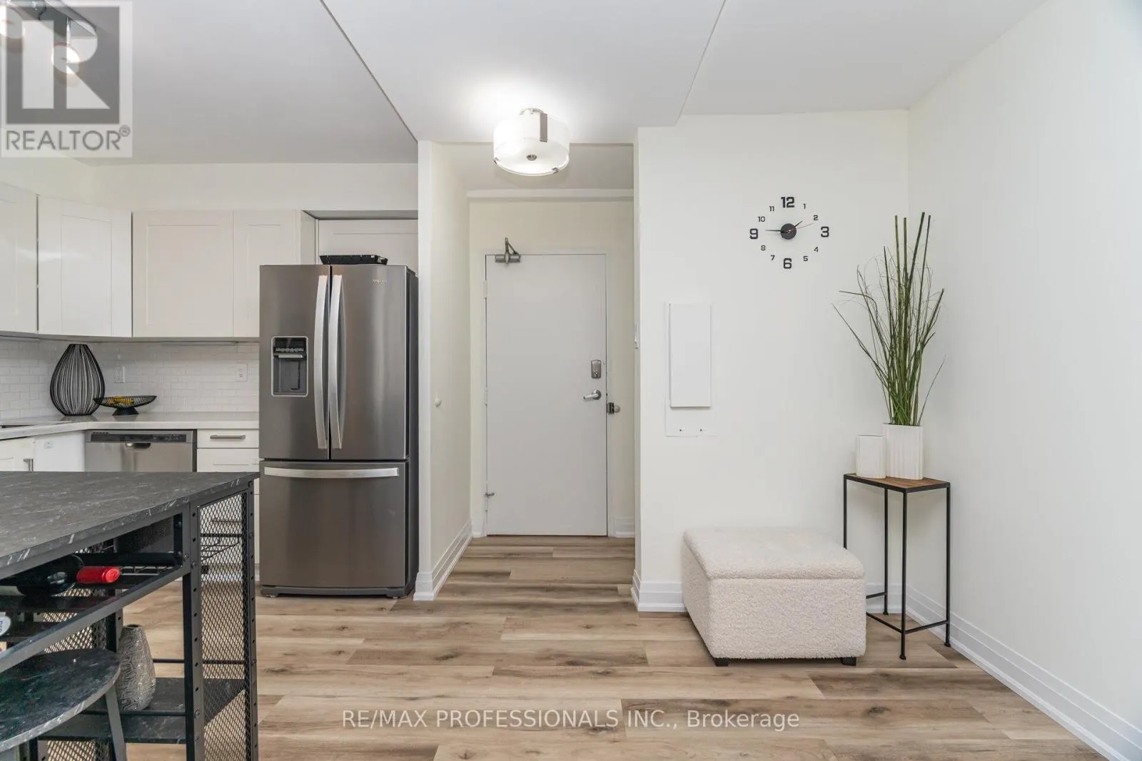 326B - 364 THE EAST MALL