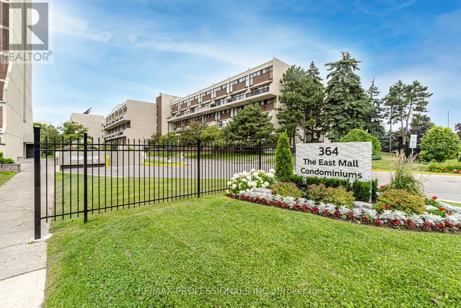 326B - 364 THE EAST MALL