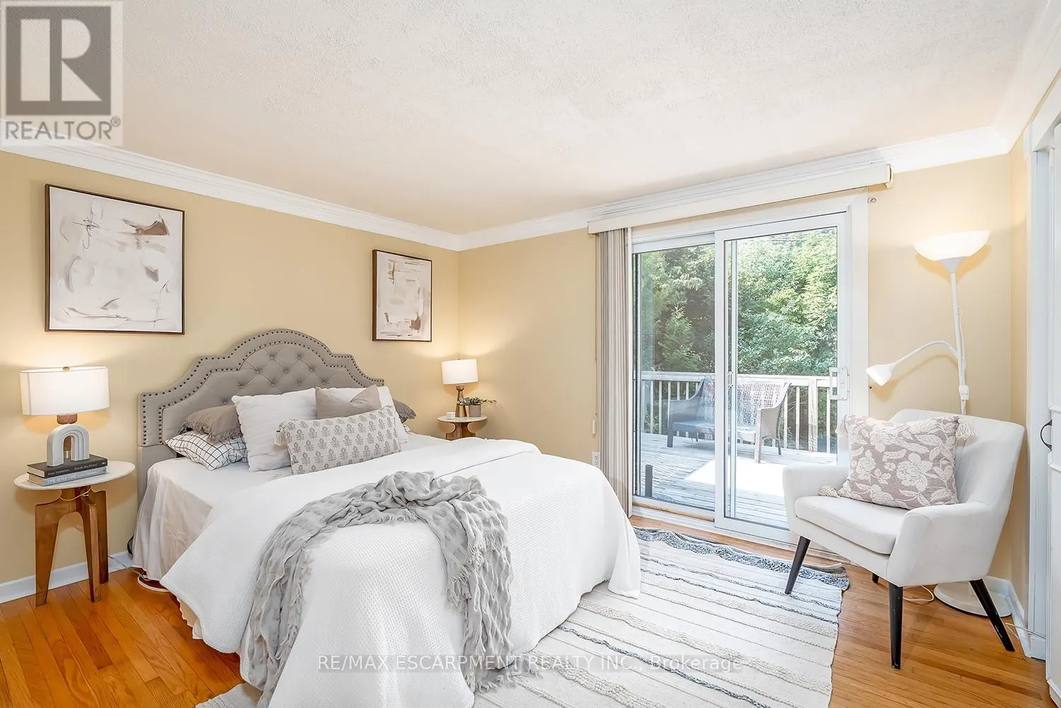 652 ARDLEIGH CRESCENT